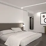 Teight Otel 4*