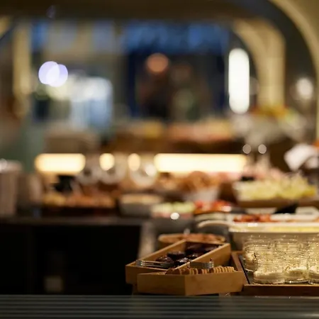 Teight Hotel 4*